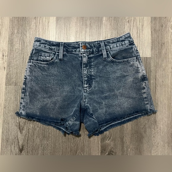 Universal Thread Denim Jean Shorts-Raw Hem, Med Wash-Women’s Sz 2 - Picture 1 of 10